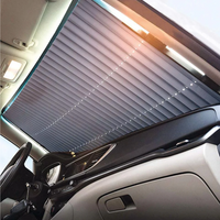 **Copertina parasolar auto retractabil impotriva razelor UV, fixare prin ventuze, pentru parbriz sau luneta