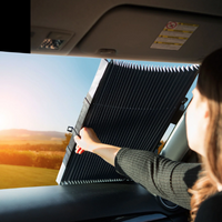 **Copertina parasolar auto retractabil impotriva razelor UV, fixare prin ventuze, pentru parbriz sau luneta